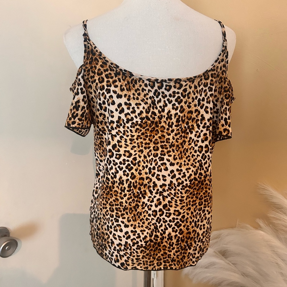 Discreet leopard top - Picture 3 of 4